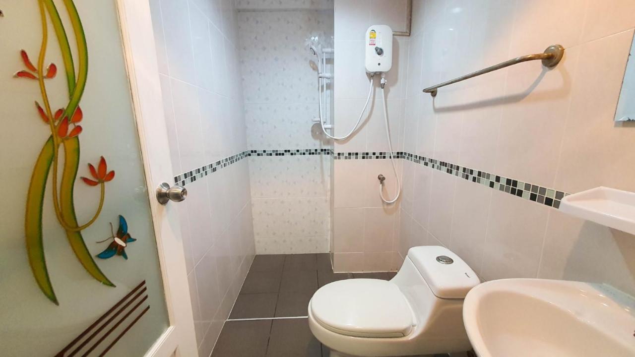 Roomquest Suvarnabhumi Ladkrabang 42 Bangkok Esterno foto