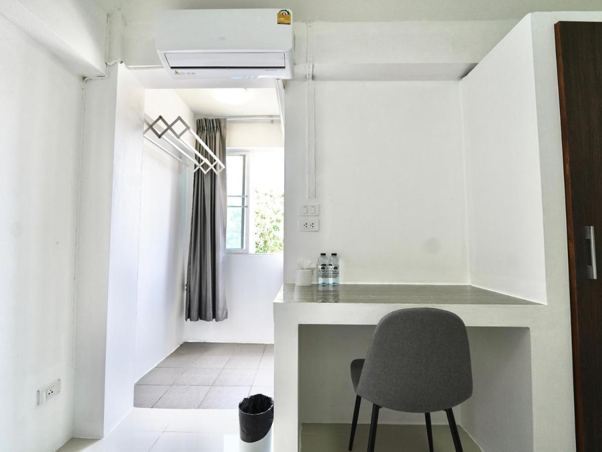 Roomquest Suvarnabhumi Ladkrabang 42 Bangkok Esterno foto