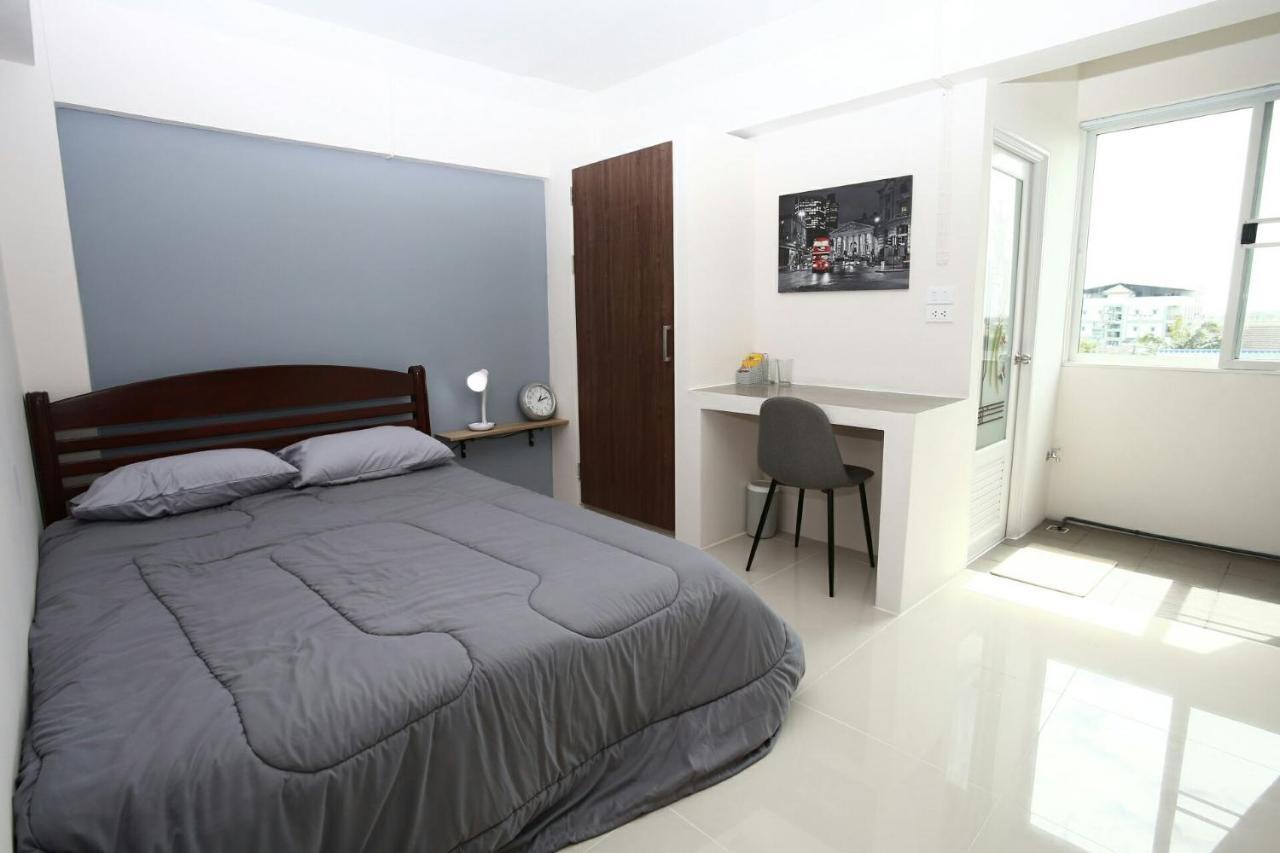Roomquest Suvarnabhumi Ladkrabang 42 Bangkok Esterno foto